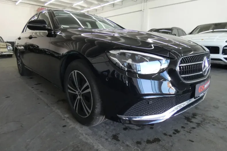 Mercedes-Benz E 220 din 2022 cu 38.500 km - oferta MER150093 - foto 1
