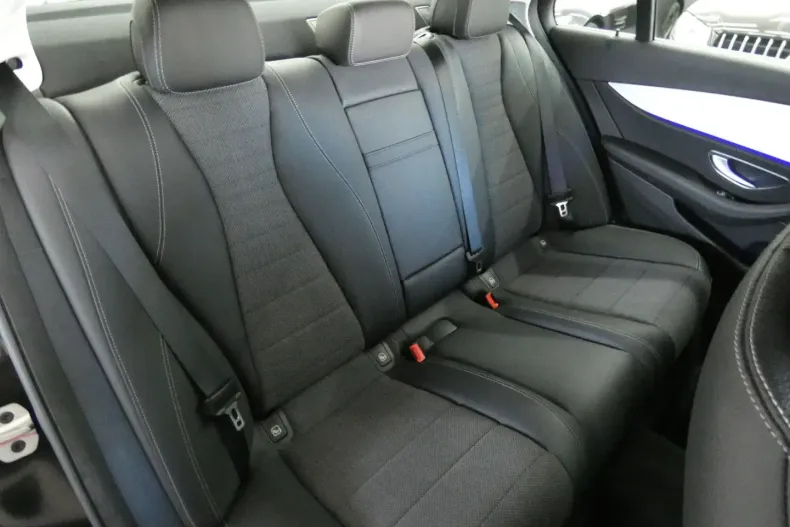 Mercedes-Benz E 220 din 2022 cu 38.500 km - oferta MER150093 - foto 12