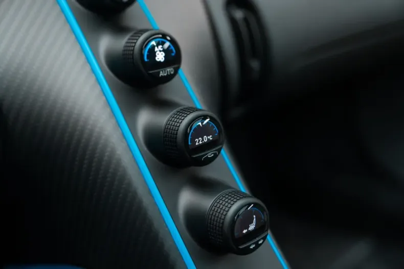 Bugatti Chiron din 2022 cu 2.230 km - oferta BUG150103 - foto 23