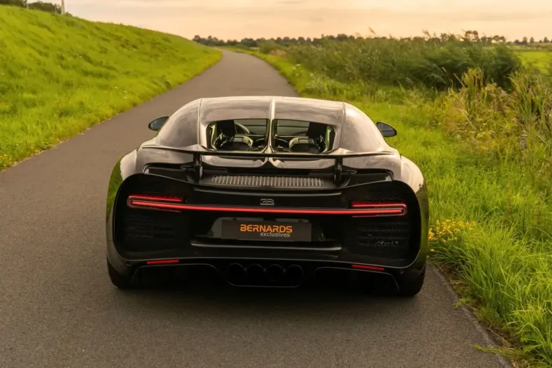 Bugatti Chiron din 2021 cu 3.480 km - oferta BUG150105 - foto 3