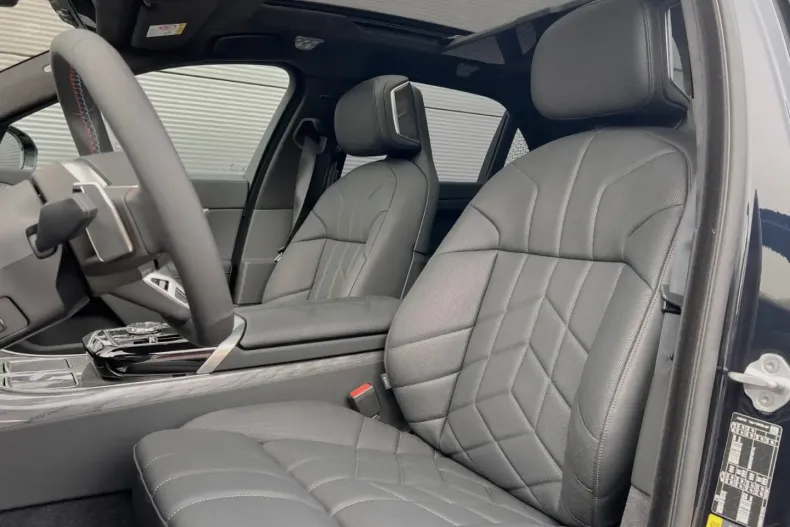 BMW i7 din 2024 cu 2.081 km - oferta BMW150106 - foto 15