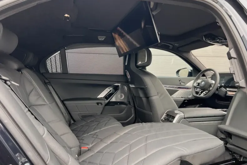 BMW i7 din 2024 cu 2.081 km - oferta BMW150106 - foto 34