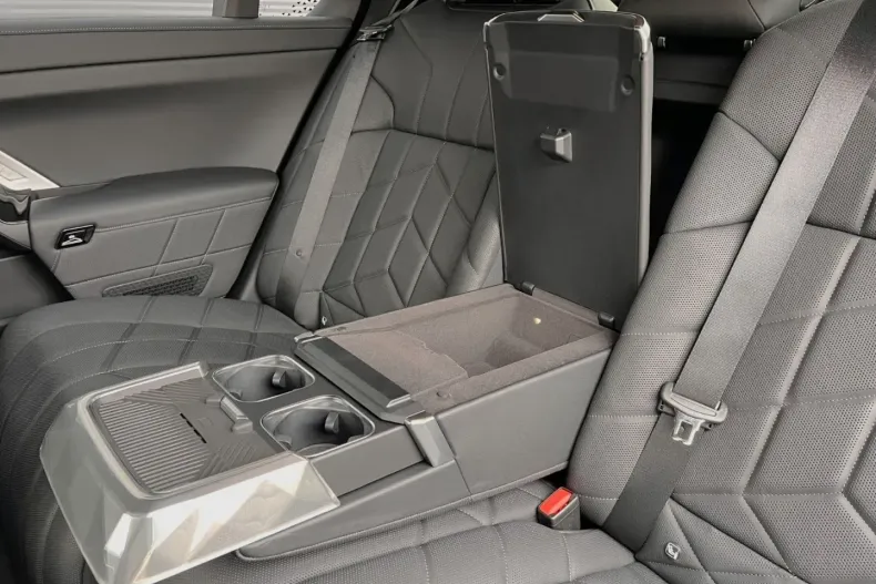 BMW i7 din 2024 cu 2.081 km - oferta BMW150106 - foto 35