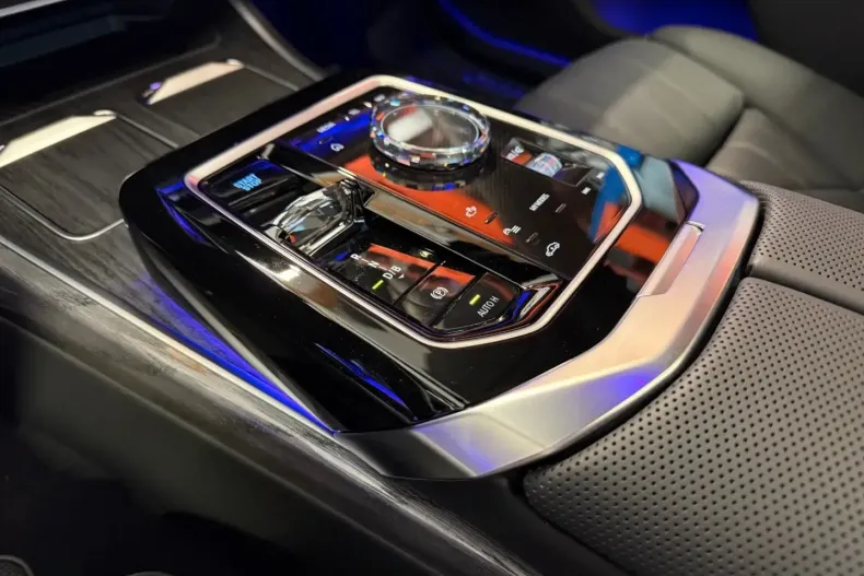 BMW i7 din 2024 cu 2.081 km - oferta BMW150106 - foto 41