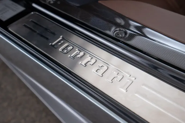 Ferrari Monza din 2022 cu 2.100 km - oferta FER150115 - foto 20