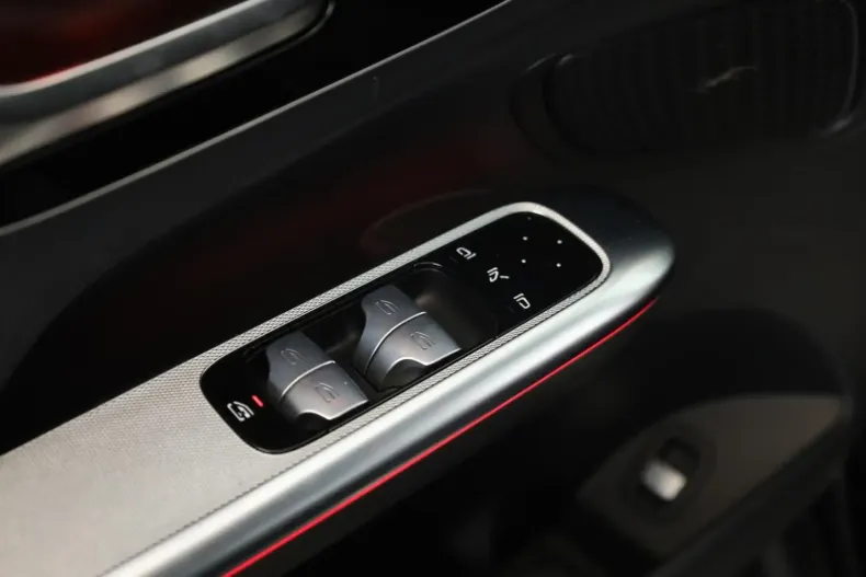 Mercedes-Benz GLC 300 din 2023 cu 38.700 km - oferta MER150136 - foto 16