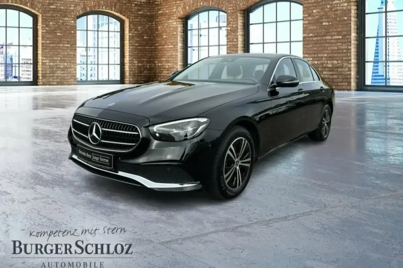 Mercedes-Benz E 220 din 2022 cu 50.929 km - oferta MER150137 - foto 1