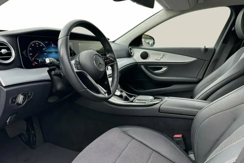 Mercedes-Benz E 220 din 2022 cu 50.929 km - oferta MER150137 - foto 12