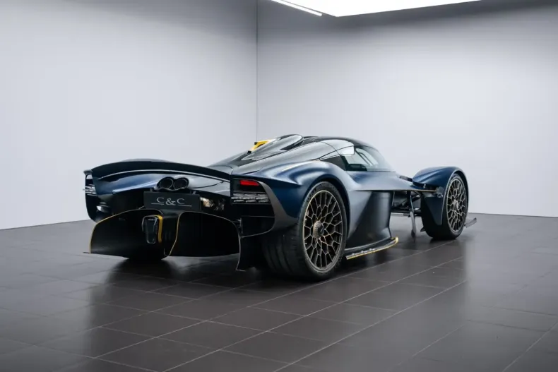 Aston Martin Valkyrie din 2023 cu 1.410 km - oferta AST150138 - foto 3