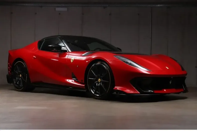 Ferrari 812 din 2024 cu 4.400 km - oferta FER150143 - foto 4