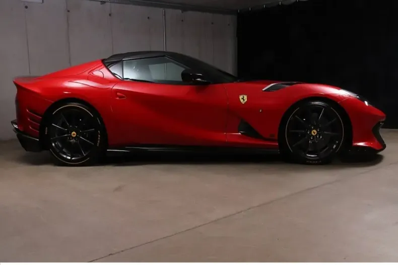 Ferrari 812 din 2024 cu 4.400 km - oferta FER150143 - foto 6