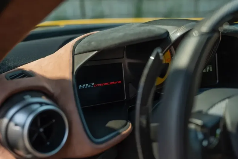 Ferrari 812 din 2022 cu 2.000 km - oferta FER150154 - foto 18