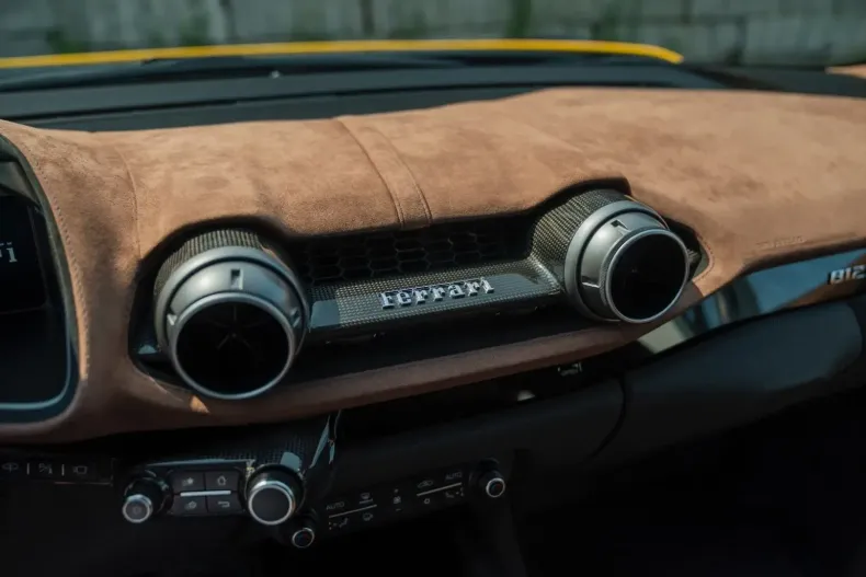 Ferrari 812 din 2022 cu 2.000 km - oferta FER150154 - foto 21