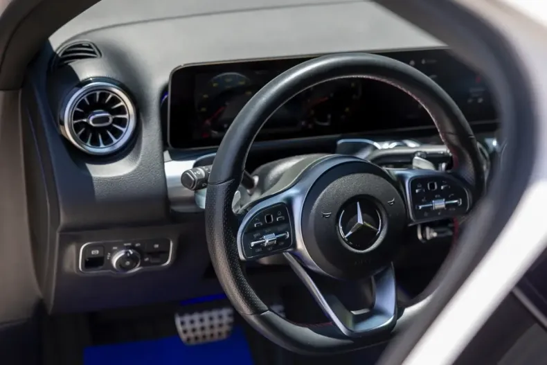 Mercedes-Benz GLB 250 din 2021 cu 39.277 km - oferta MER150176 - foto 8