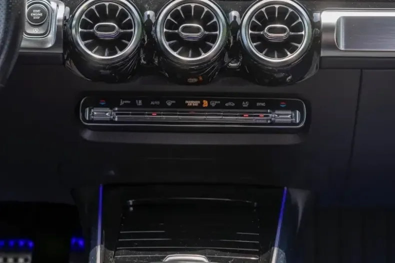 Mercedes-Benz GLB 250 din 2021 cu 39.277 km - oferta MER150176 - foto 36