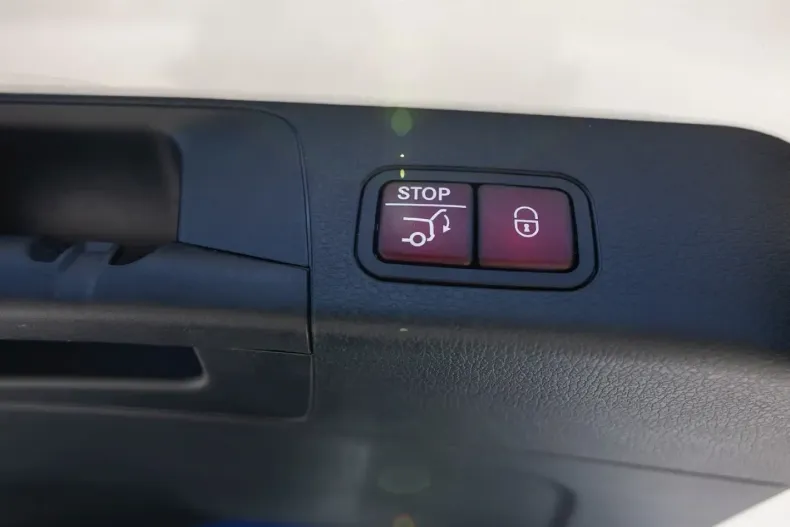 Mercedes-Benz GLB 250 din 2021 cu 39.277 km - oferta MER150176 - foto 39