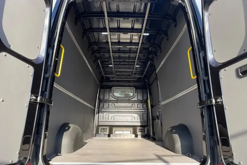 Volkswagen Crafter din 2024 cu 20.000 km - oferta VOL150188 - foto 10