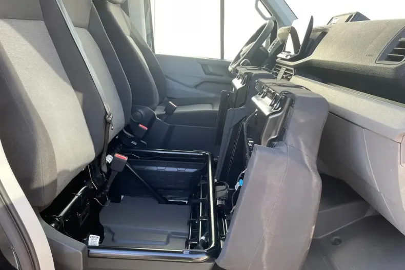 Volkswagen Crafter din 2024 cu 20.000 km - oferta VOL150188 - foto 28