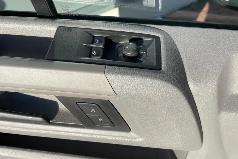 Volkswagen Crafter din 2024 cu 20.000 km - oferta VOL150188 - foto 34