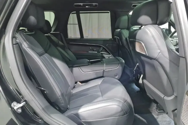 Land Rover Range Rover din 2025 cu 12.000 km - oferta LAN150236 - foto 8