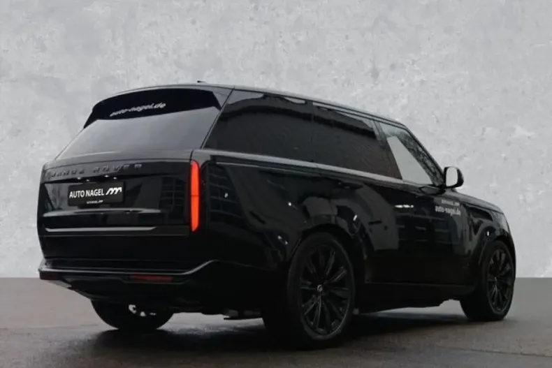 Land Rover Range Rover din 2024 cu 9.800 km - oferta LAN150238 - foto 3