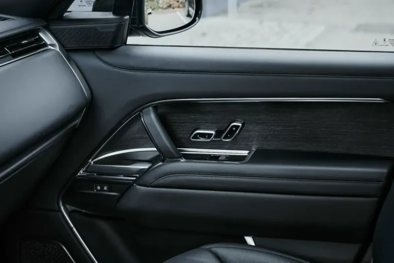 Land Rover Range Rover din 2024 cu 16.500 km - oferta LAN150239 - foto 11