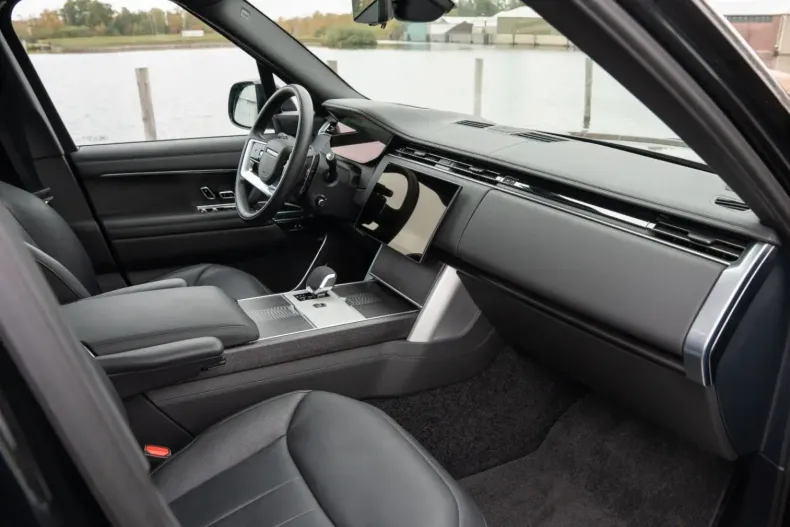 Land Rover Range Rover din 2025 cu 24.200 km - oferta LAN150241 - foto 11