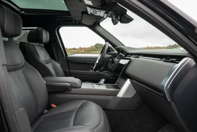 Land Rover Range Rover din 2025 cu 24.200 km - oferta LAN150241 - foto 12