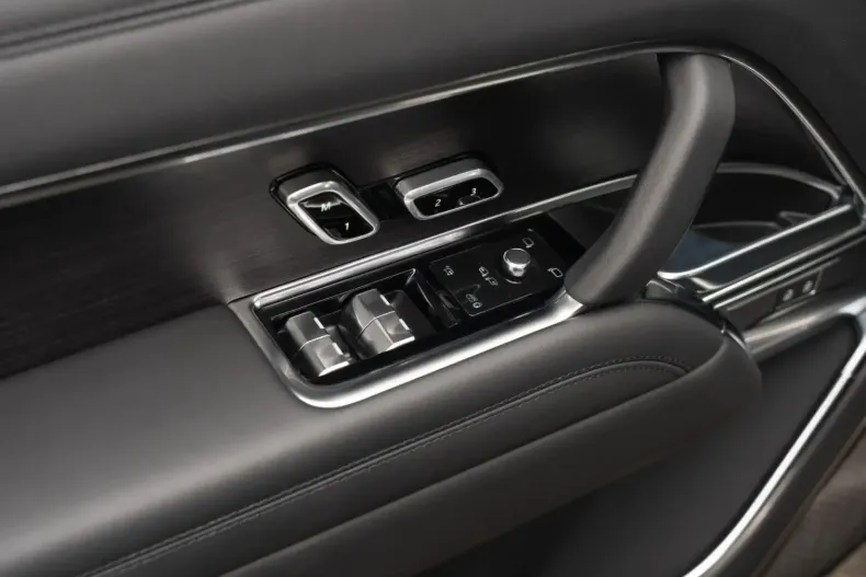 Land Rover Range Rover din 2025 cu 24.200 km - oferta LAN150241 - foto 25