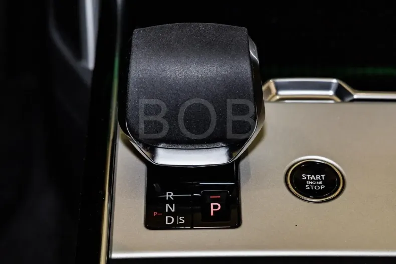 Land Rover Range Rover din 2025 cu 9.950 km - oferta LAN150243 - foto 11