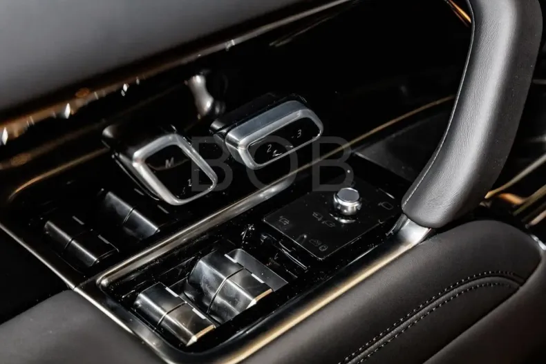 Land Rover Range Rover din 2025 cu 9.950 km - oferta LAN150243 - foto 13