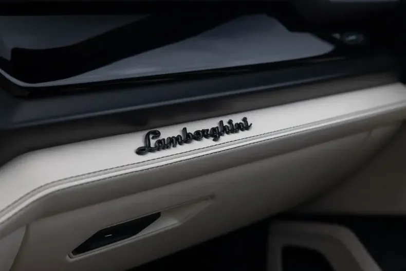 Lamborghini Urus din 2025 cu 7.100 km - oferta LAM150248 - foto 34