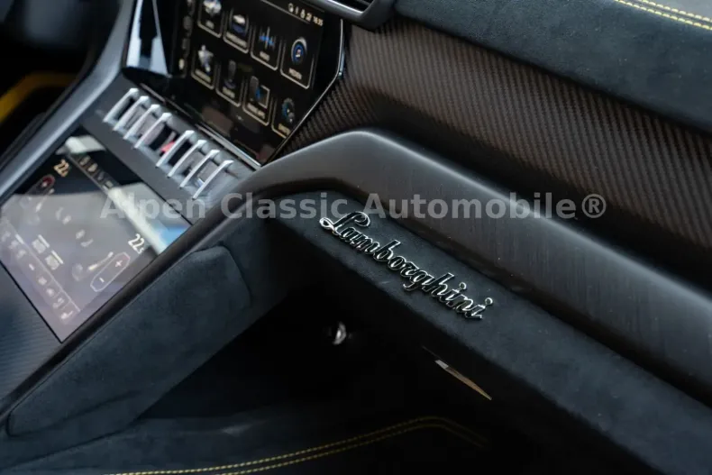 Lamborghini Urus din 2025 cu 3.950 km - oferta LAM150252 - foto 10