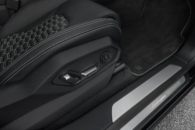 Lamborghini Urus din 2024 cu 6.450 km - oferta LAM150254 - foto 16