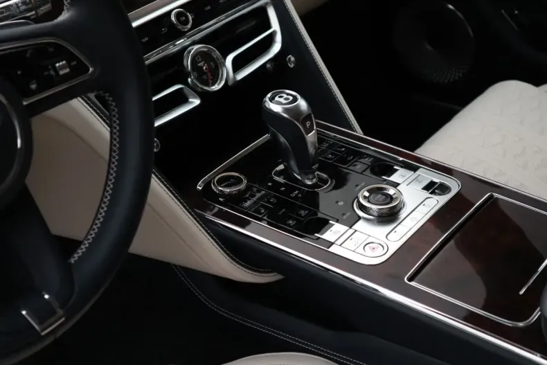 Bentley Flying Spur din 2024 cu 2.190 km - oferta BEN150265 - foto 15