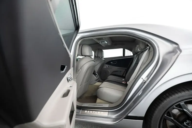 Bentley Flying Spur din 2024 cu 19.500 km - oferta BEN150267 - foto 33