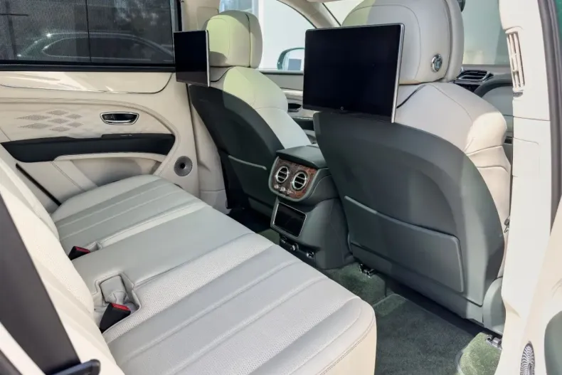 Bentley Bentayga din 2024 cu 16.500 km - oferta BEN150276 - foto 18