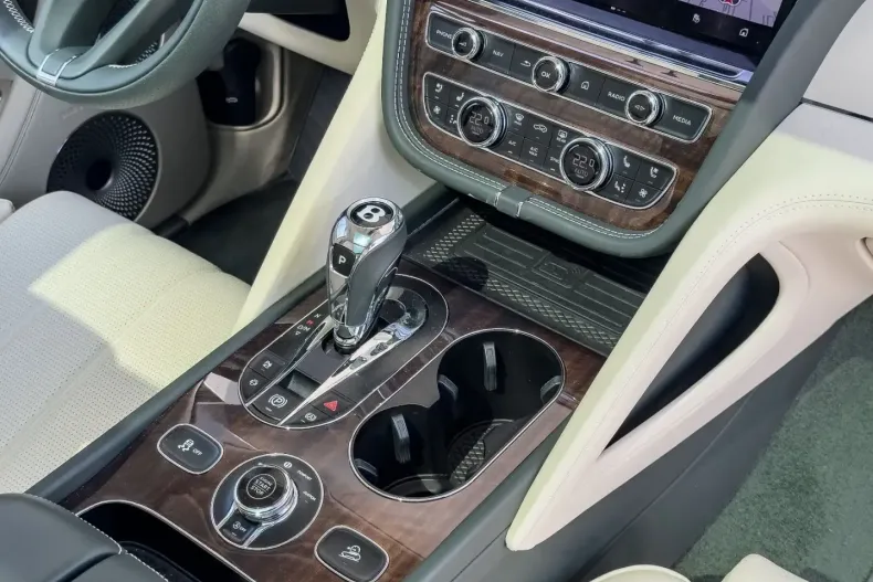 Bentley Bentayga din 2024 cu 16.500 km - oferta BEN150276 - foto 19