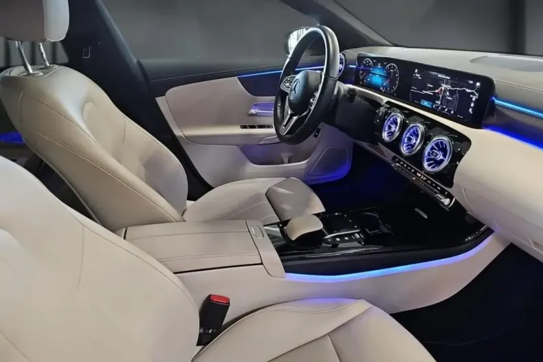 Mercedes-Benz CLA 200 din 2023 cu 35.785 km - oferta MER150284 - foto 15