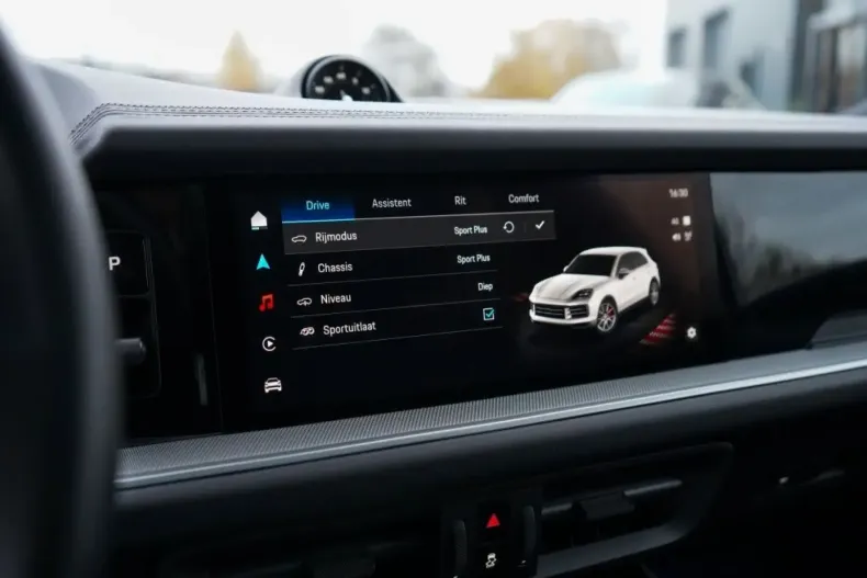 Porsche Cayenne din 2024 cu 41.370 km - oferta POR150312 - foto 30