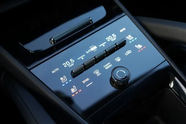 Porsche Cayenne din 2024 cu 41.370 km - oferta POR150312 - foto 35