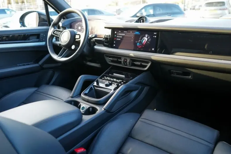 Porsche Cayenne din 2024 cu 41.370 km - oferta POR150312 - foto 36