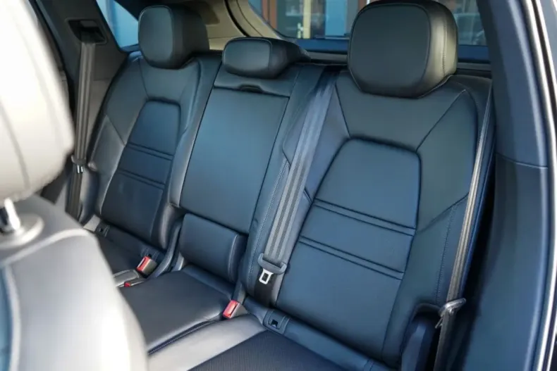 Porsche Cayenne din 2024 cu 41.370 km - oferta POR150312 - foto 40