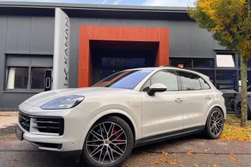 Porsche Cayenne din 2024 - oferta POR150313