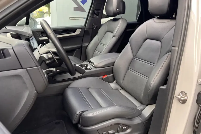 Porsche Cayenne din 2024 cu 23.400 km - oferta POR150313 - foto 6