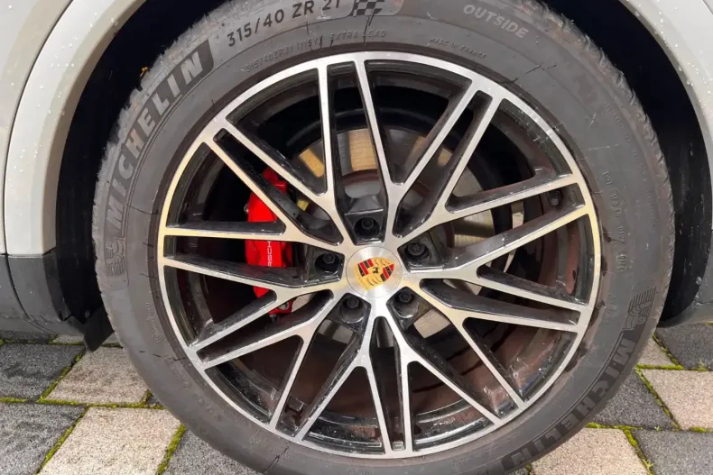 Porsche Cayenne din 2024 cu 23.400 km - oferta POR150313 - foto 28