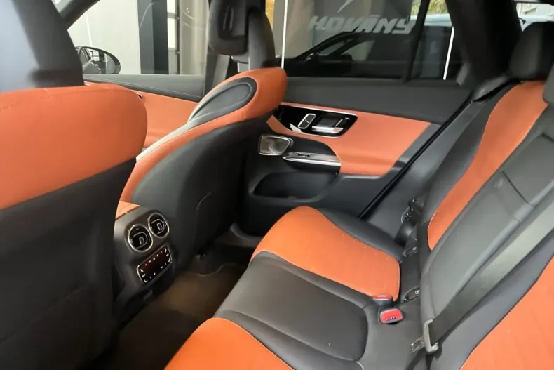 Mercedes-Benz GLC 200 din 2025 cu 15.000 km - oferta MER150318 - foto 8