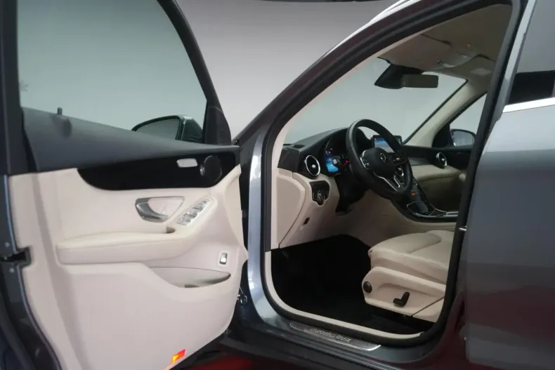 Mercedes-Benz GLC 300 din 2021 cu 21.000 km - oferta MER150330 - foto 12