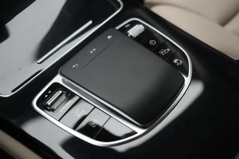 Mercedes-Benz GLC 300 din 2021 cu 21.000 km - oferta MER150330 - foto 19