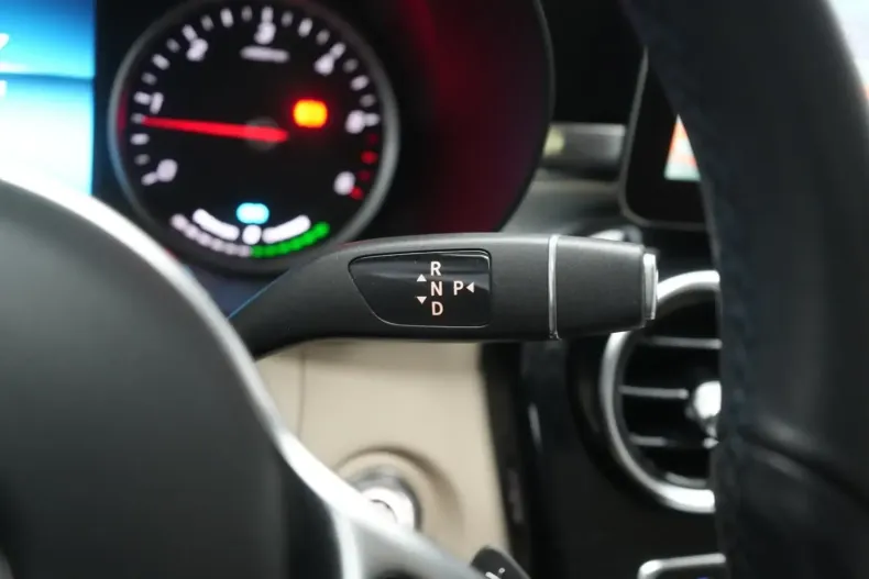 Mercedes-Benz GLC 300 din 2021 cu 21.000 km - oferta MER150330 - foto 24